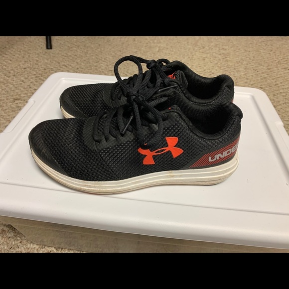 Boys size 4Y Under Armour shoes - Picture 2 of 6